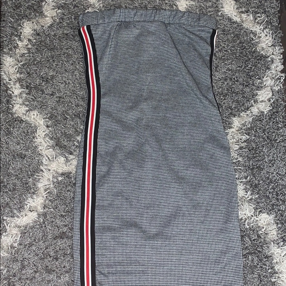 Strapless body fitting dress